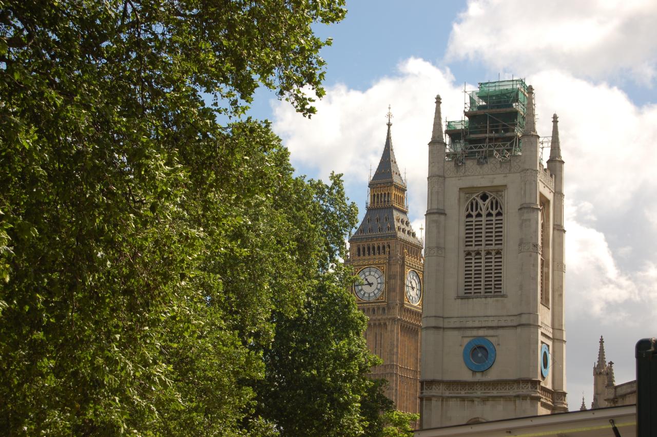 <i><b>London-406</b></i>