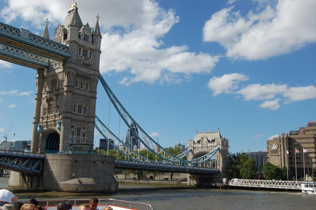<i><b>London-496</b></i>