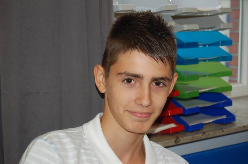 <i><b>Manuel</b></i>