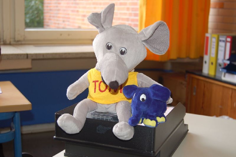 <i><b>Tom und Elefant</b></i>