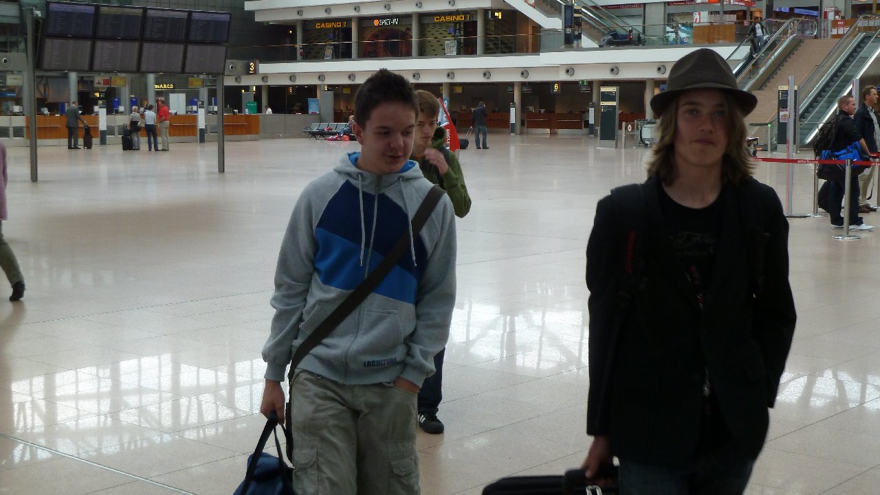 <i><b>London-005</b></i>