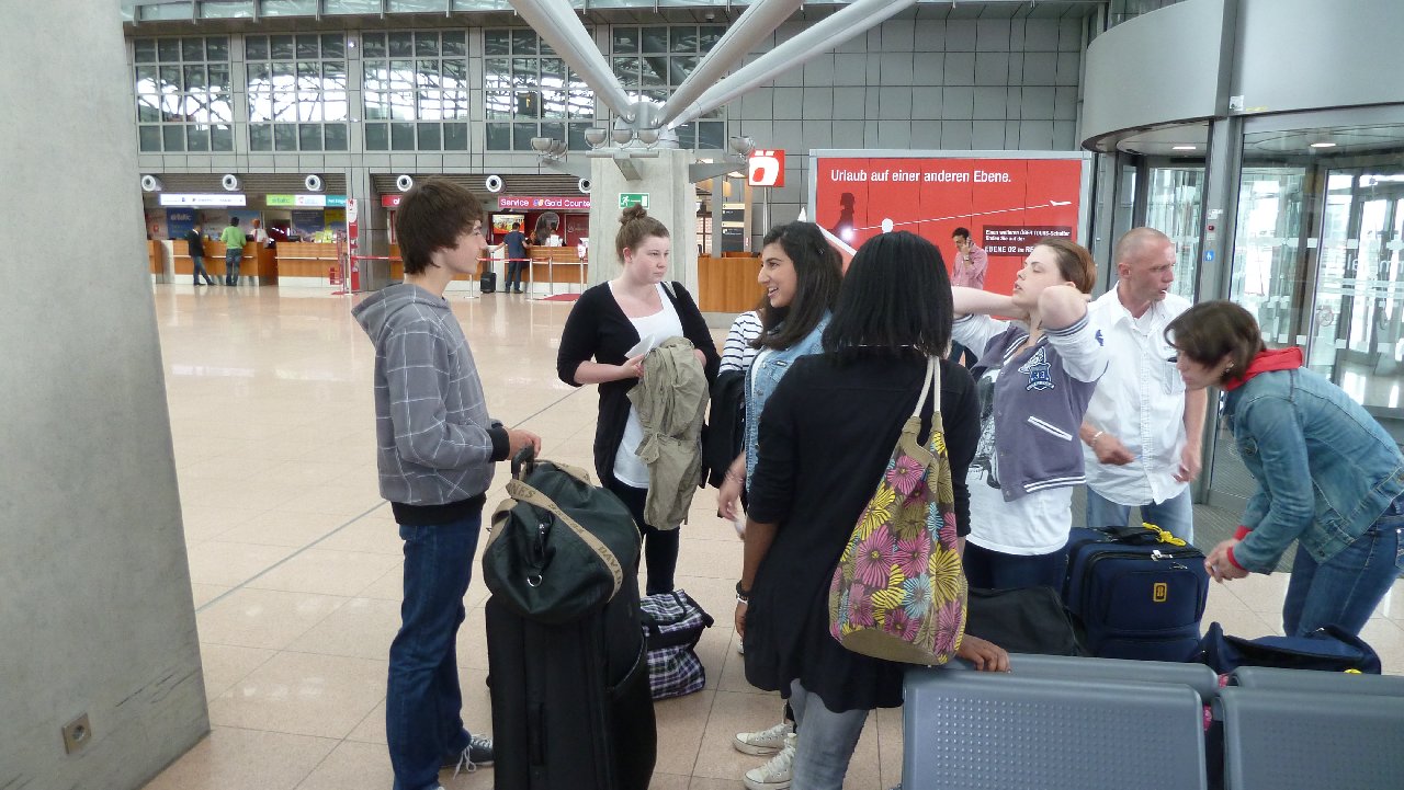 <i><b>London-009</b></i>