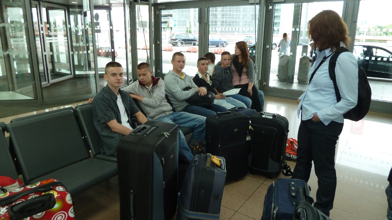 <i><b>London-010</b></i>