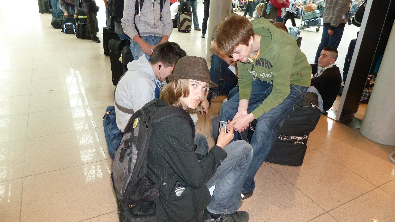 <i><b>London-013</b></i>