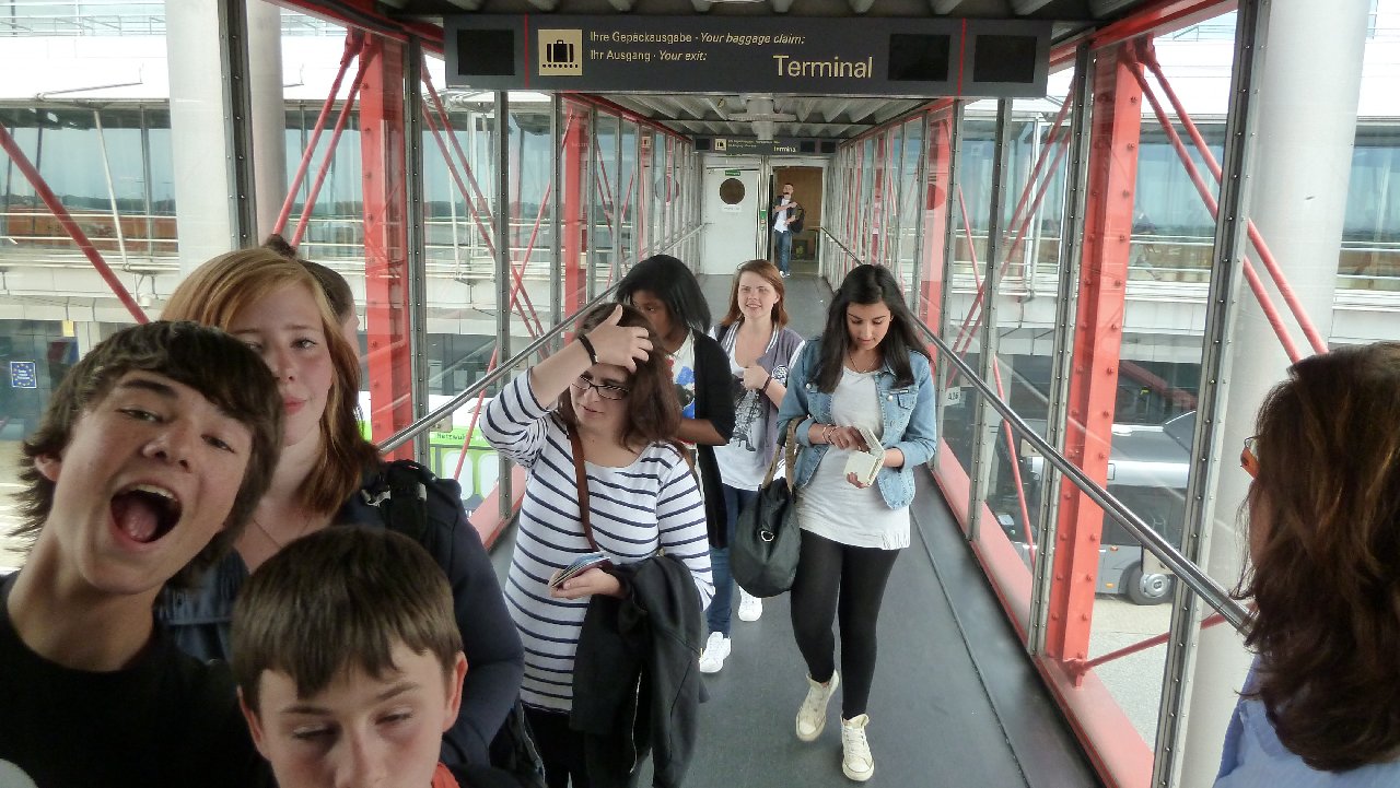 <i><b>London-023</b></i>