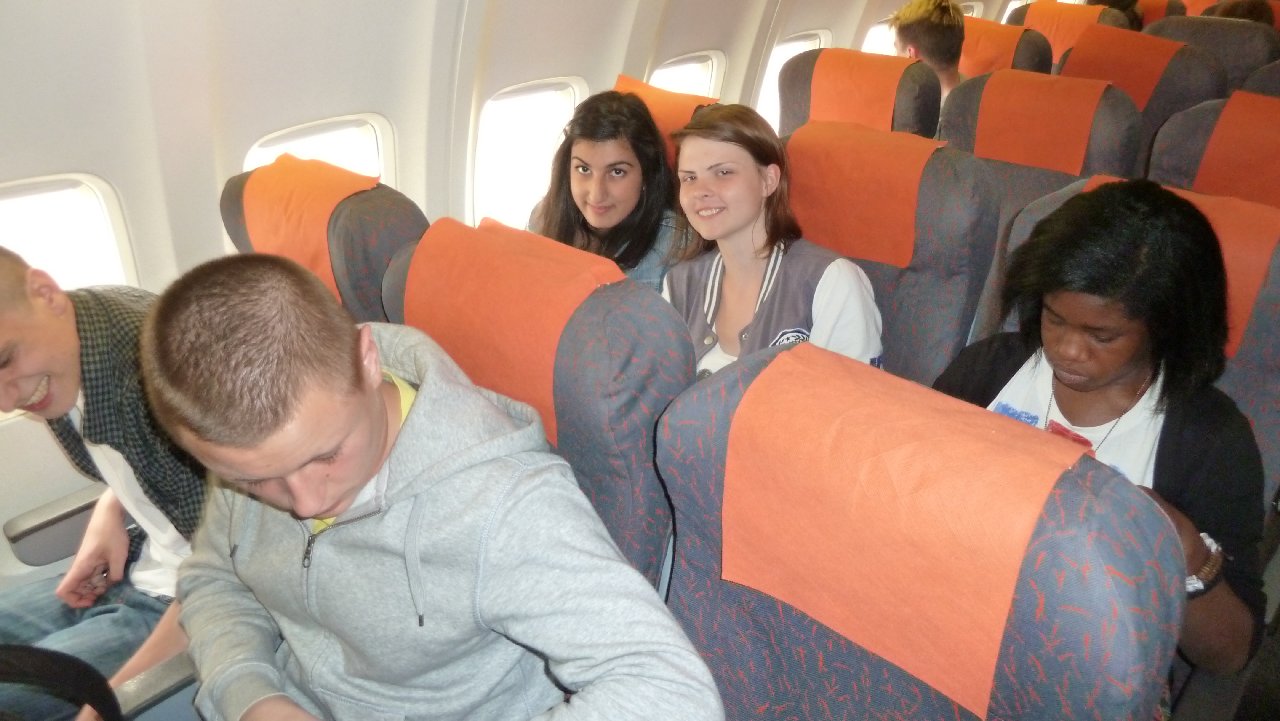 <i><b>London-028</b></i>
