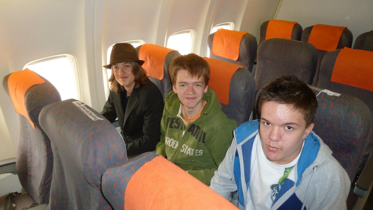 <i><b>London-030</b></i>
