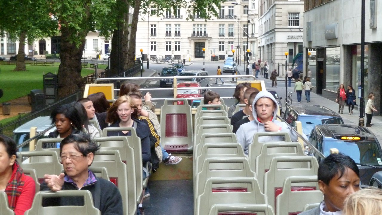 <i><b>London-050</b></i>