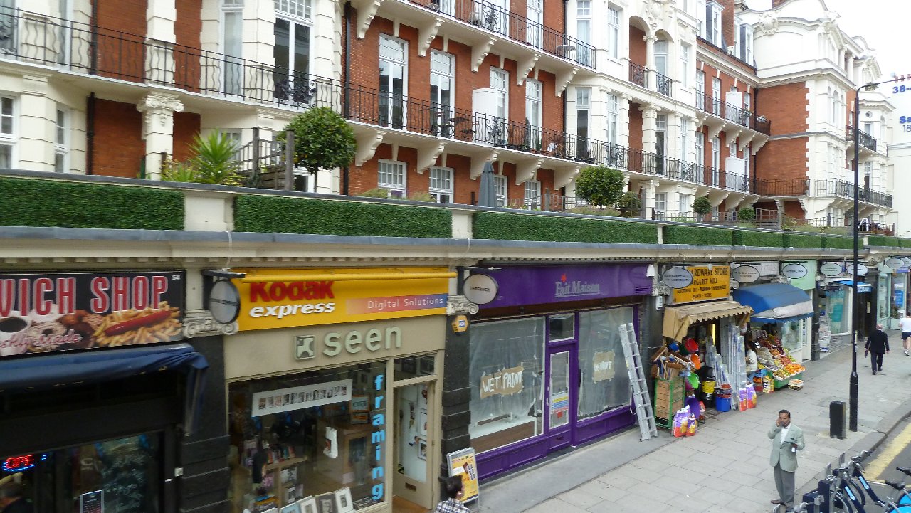 <i><b>London-057</b></i>