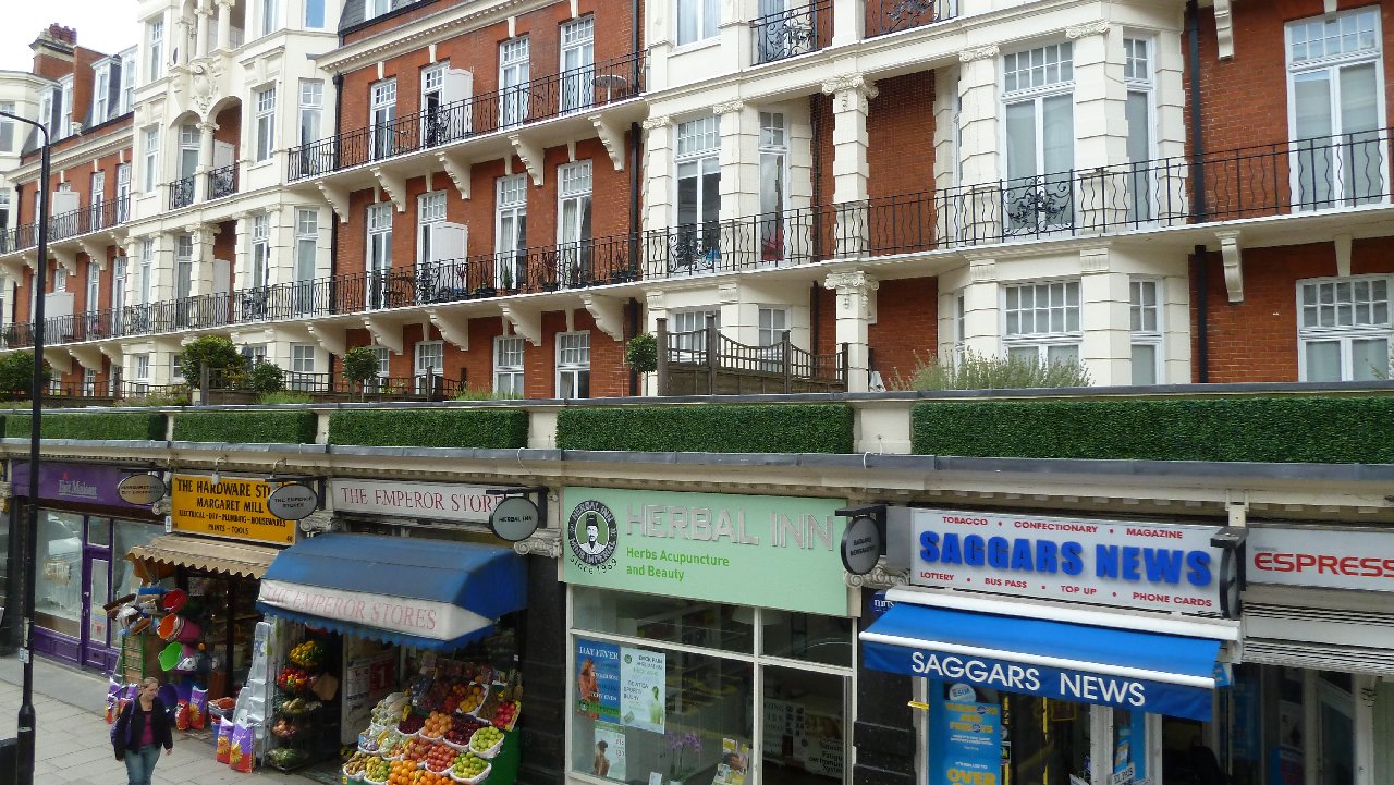 <i><b>London-058</b></i>