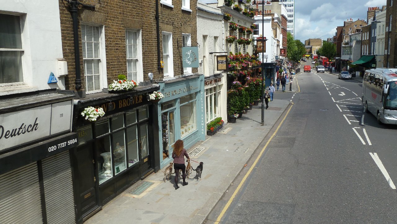 <i><b>London-059</b></i>