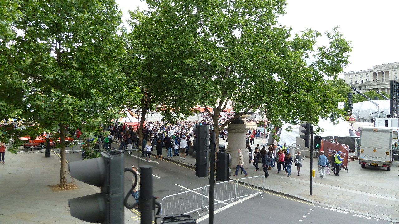 <i><b>London-069</b></i>