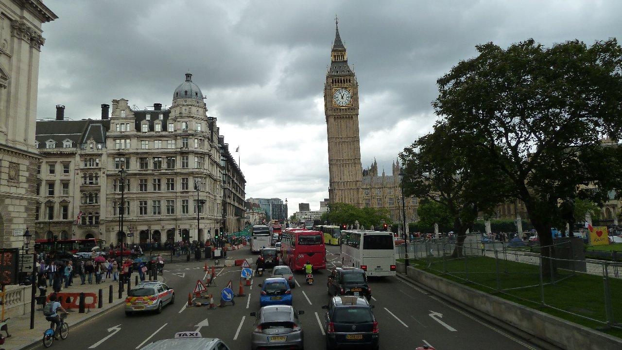 <i><b>London-071</b></i>