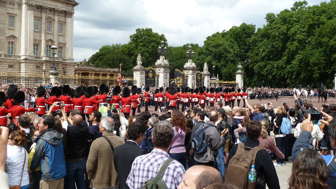 <i><b>London-089</b></i>