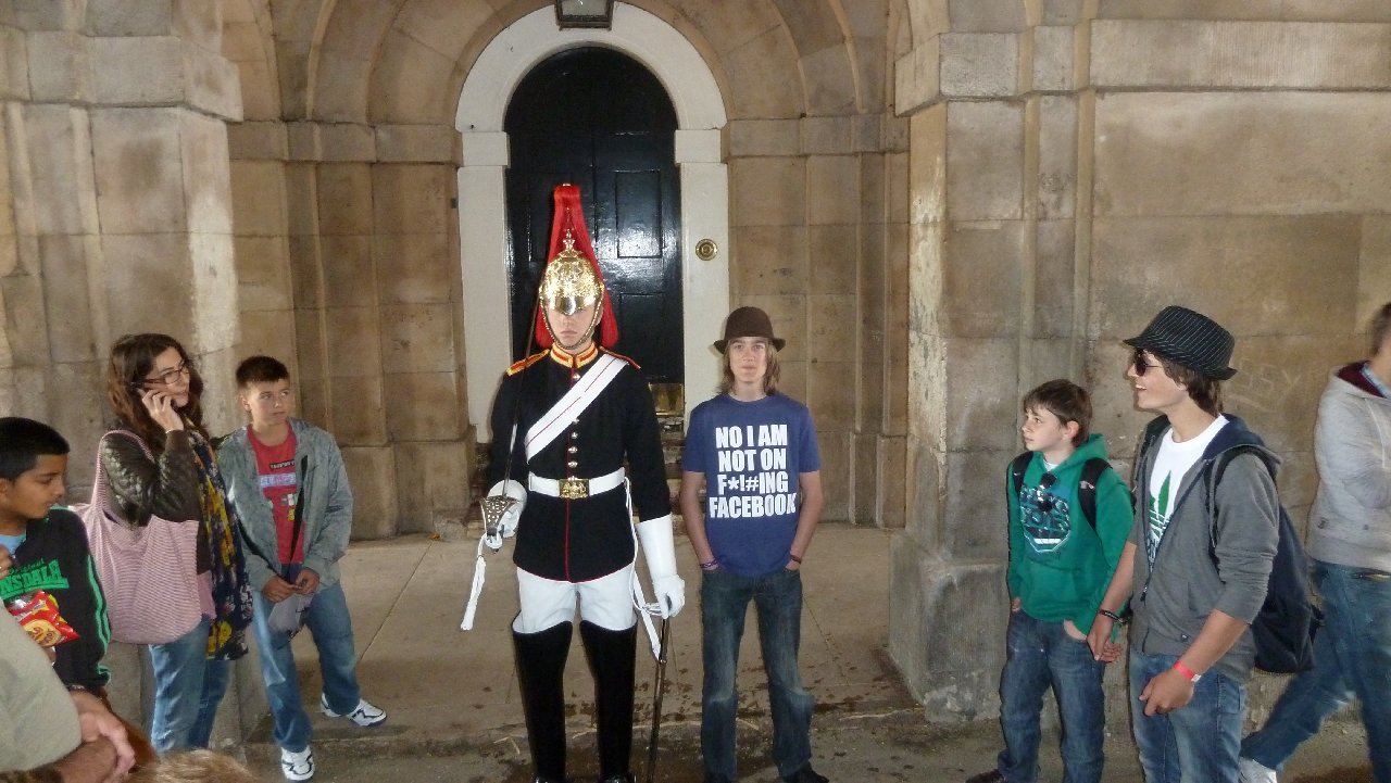 <i><b>London-100</b></i>