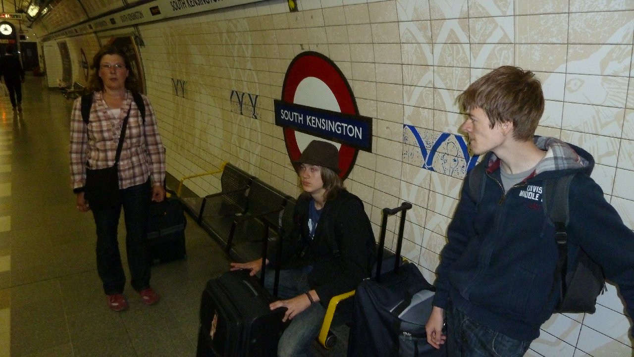 <i><b>London-327</b></i>