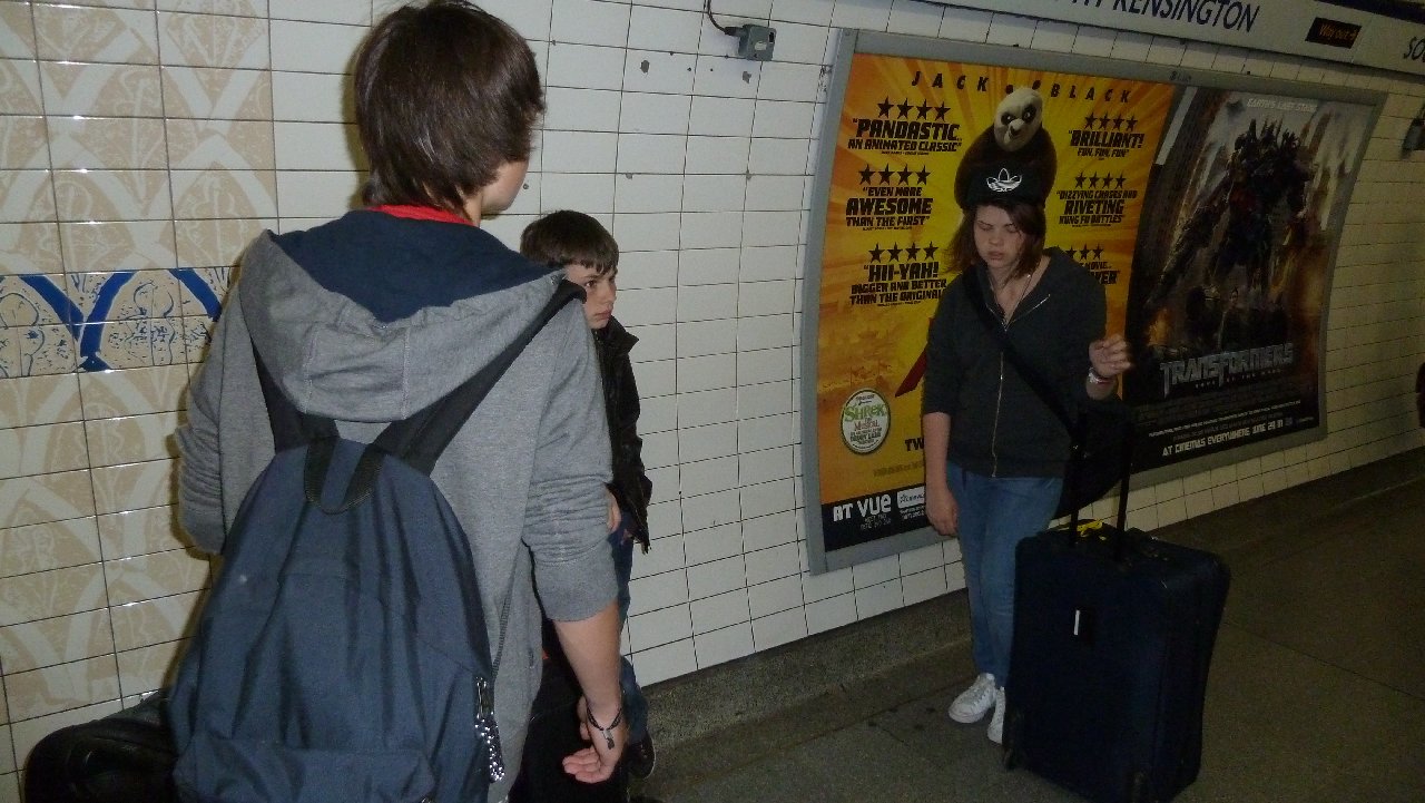 <i><b>London-328</b></i>