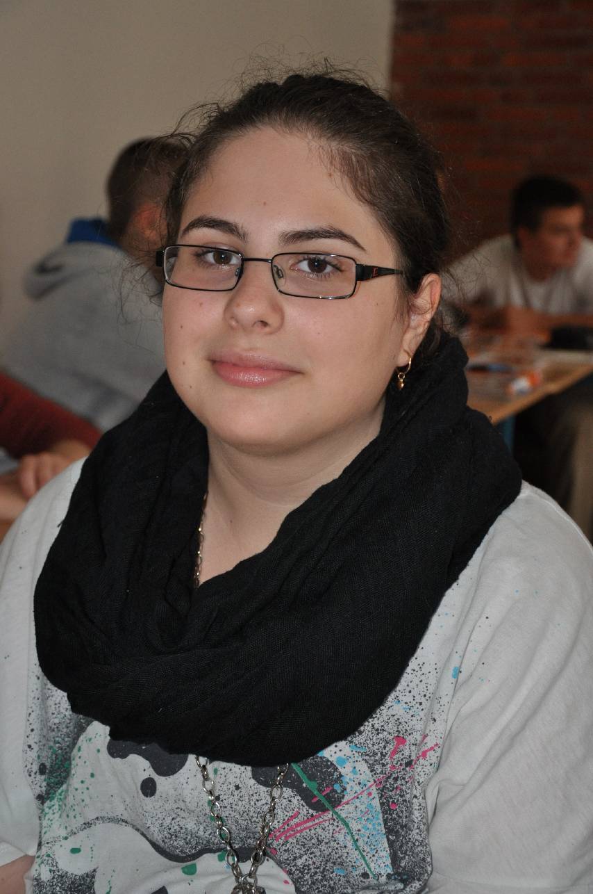 <i><b>Sara</b></i>