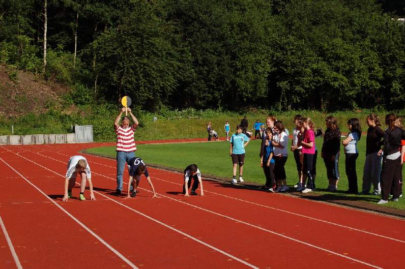<i><b>Bundesjugendspiele-010</b></i>