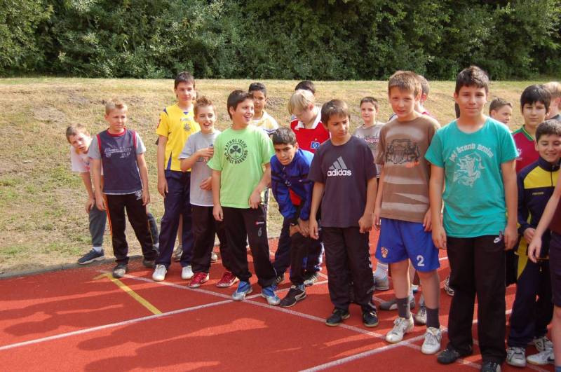 <i><b>Bundesjugendspiele-2008-069</b></i>