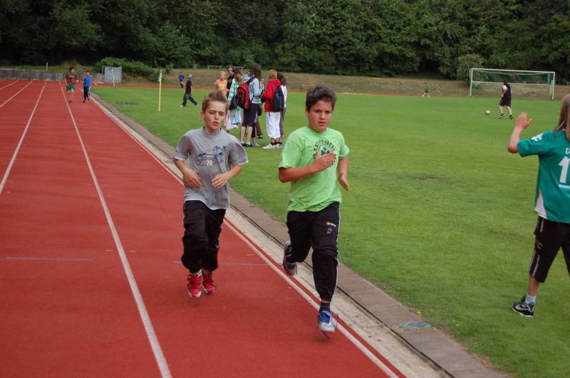 <i><b>Bundesjugendspiele-2008-088</b></i>