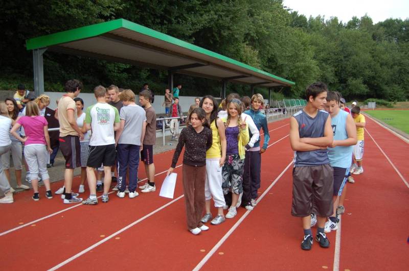 <i><b>Bundesjugendspiele-2008-093</b></i>