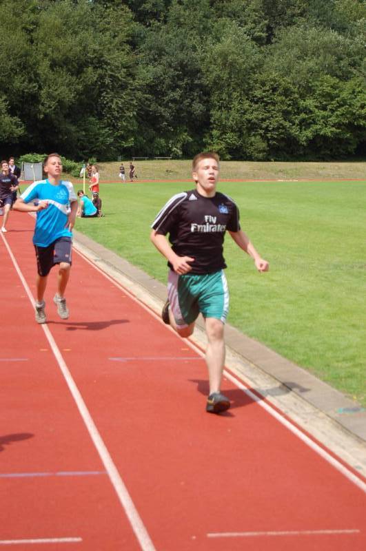<i><b>Bundesjugendspiele-2008-192</b></i>
