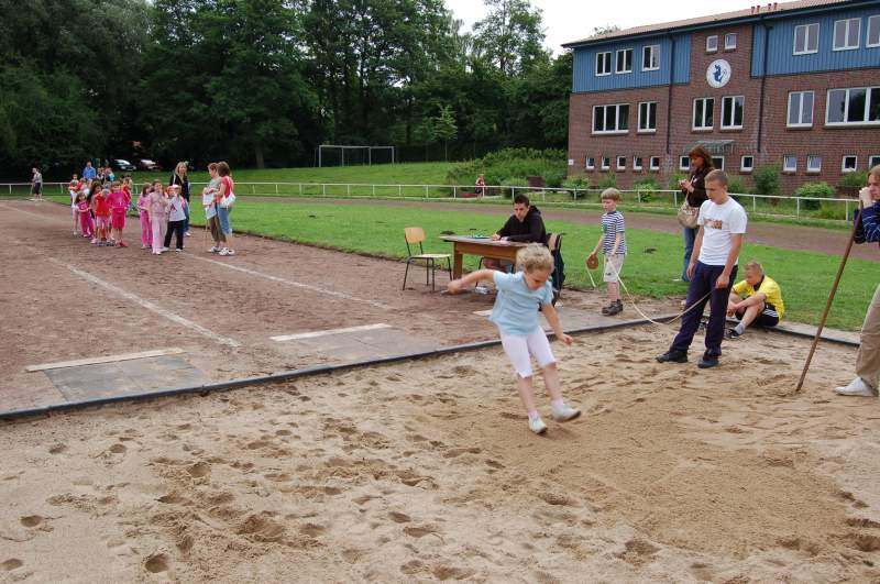 <i><b>BJS-Grundschule-041</b></i>