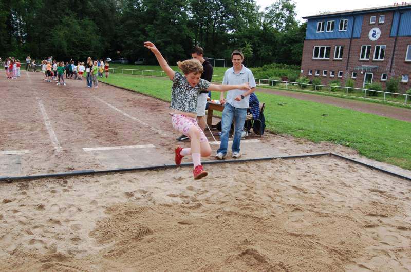 <i><b>BJS-Grundschule-051</b></i>