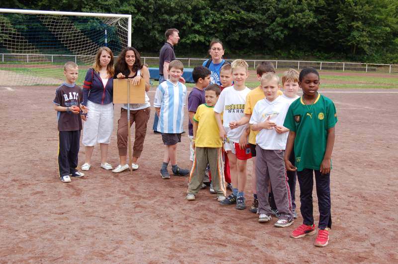 <i><b>BJS-Grundschule-057</b></i>