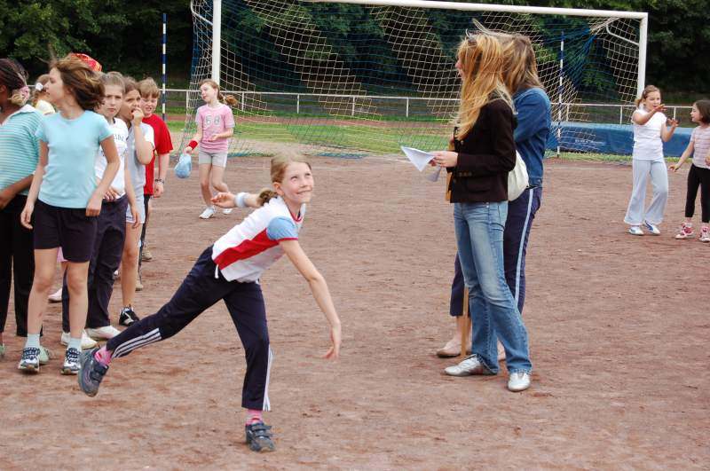 <i><b>BJS-Grundschule-064</b></i>