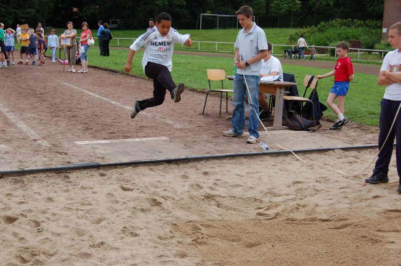 <i><b>BJS-Grundschule-070</b></i>