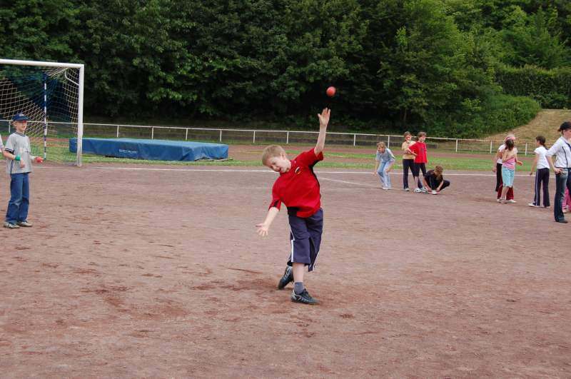 <i><b>BJS-Grundschule-073</b></i>