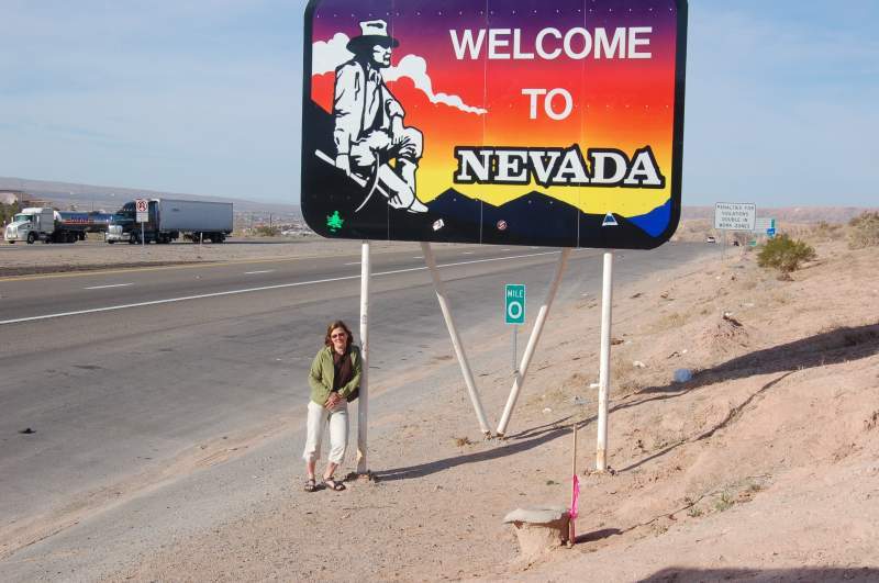 <i><b>0432-Welcome_to_Nevada</b></i>