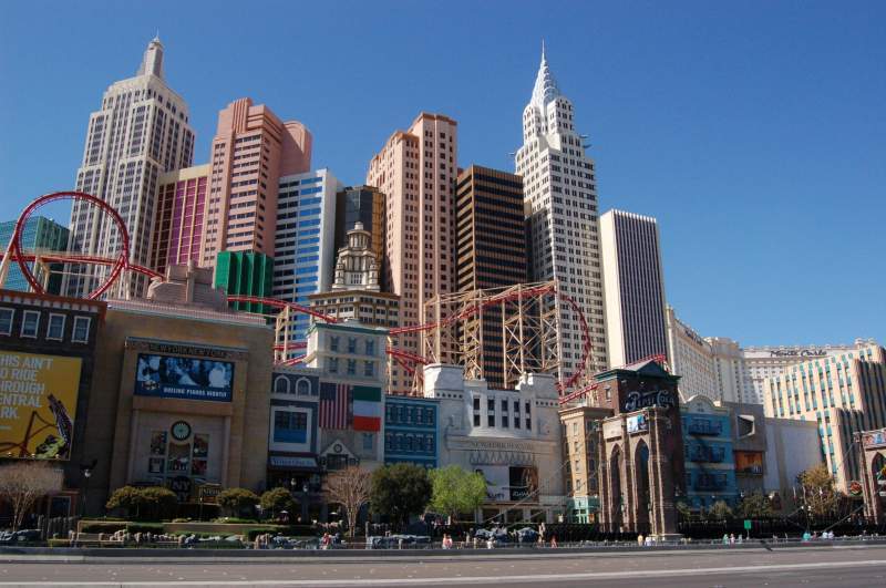 <i><b>0450-Las_Vegas</b></i>