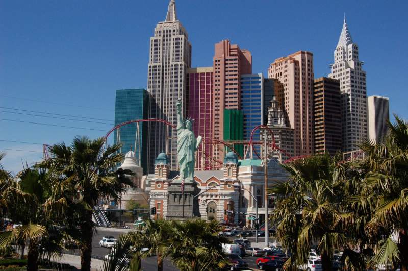 <i><b>0452-Las_Vegas</b></i>