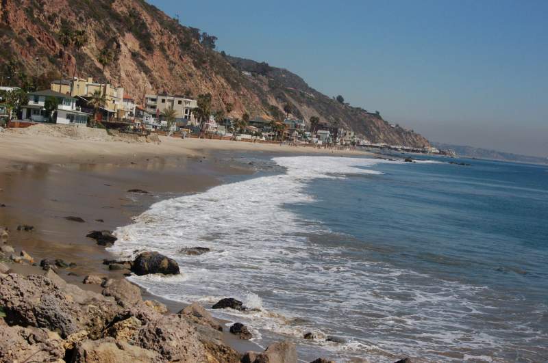 <i><b>0633-Malibu_Beach</b></i>