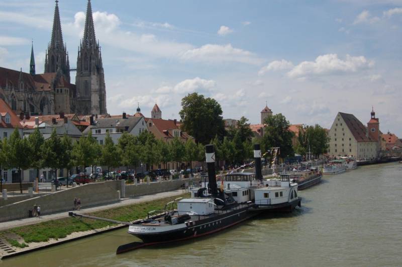 <i><b>195-Regensburg</b></i>