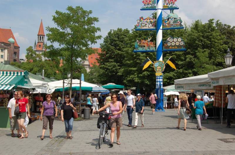 <i><b>265-Viktualienmarkt-Muenchen</b></i>