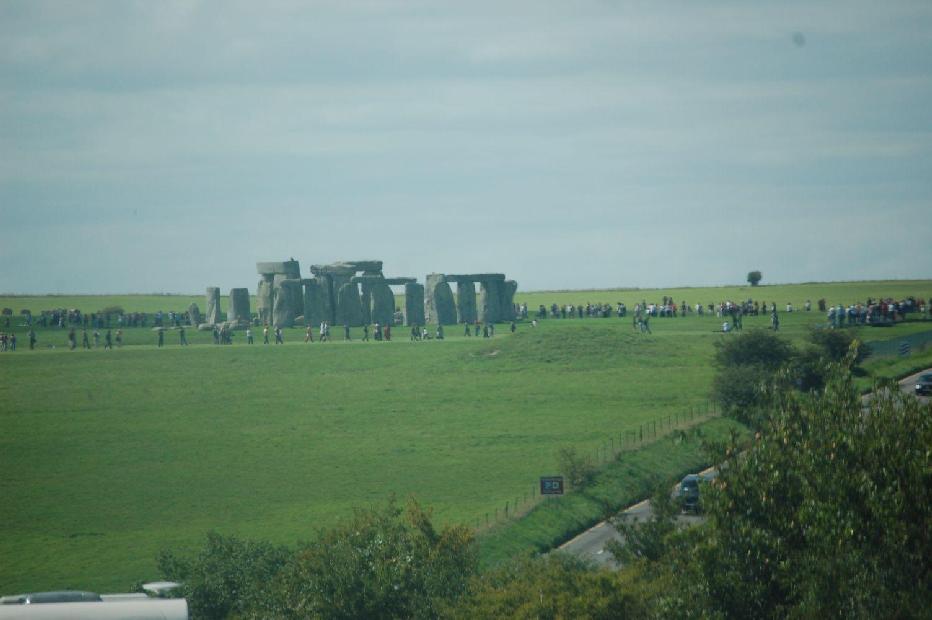 <i><b>Stonehenge</b></i>