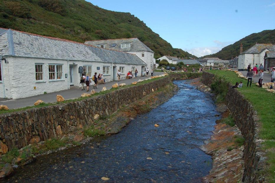 <i><b>Boscastle</b></i>