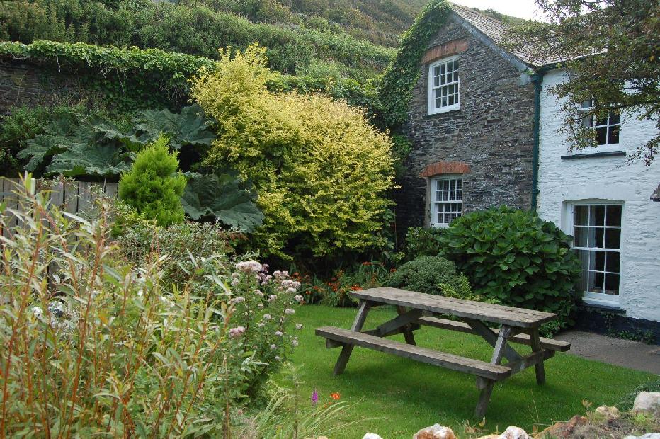 <i><b>Boscastle</b></i>