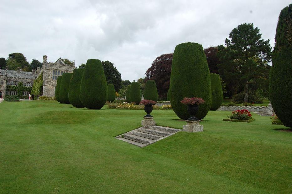 <i><b>Lanhydrock House</b></i>