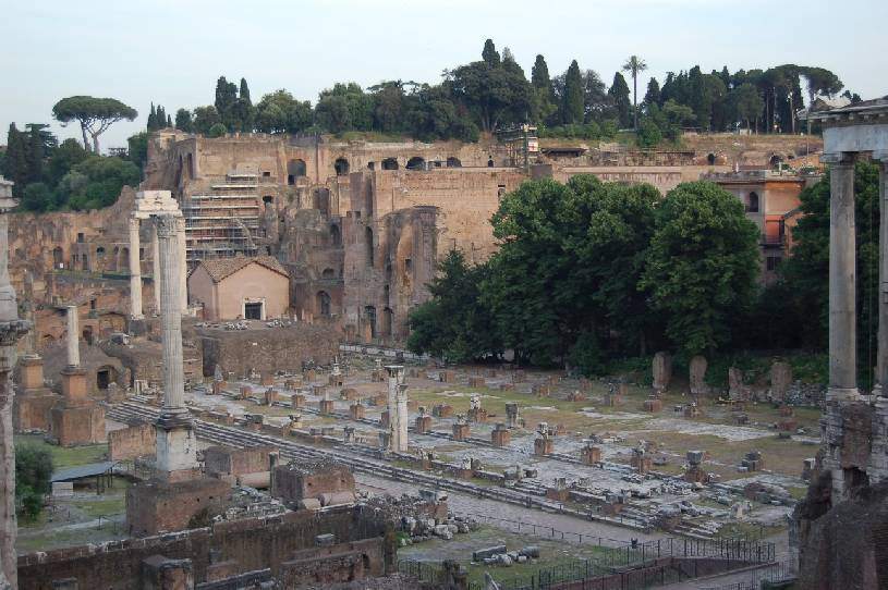 <i><b>319-Rom-Forum_Romanum</b></i>