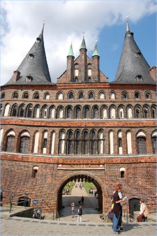 <i><b>129-Luebeck</b></i>