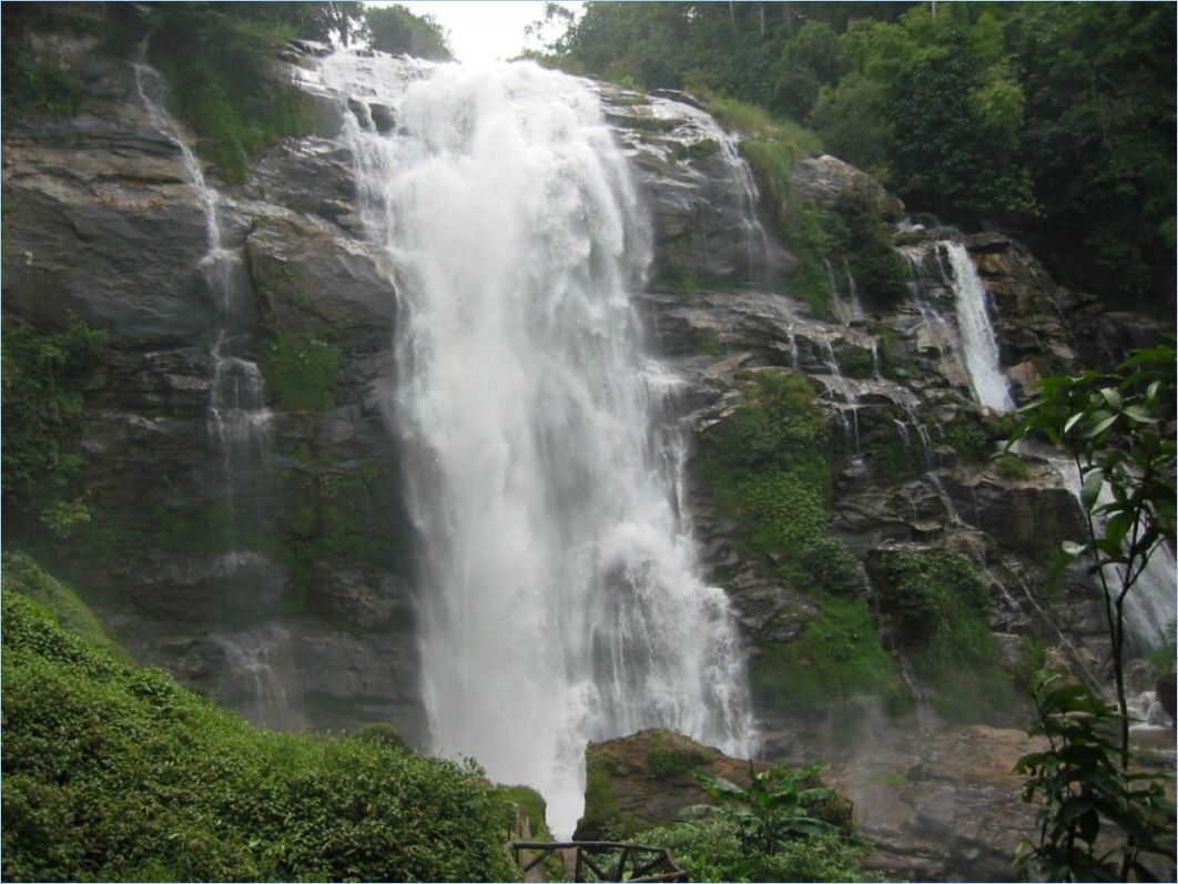 <b>0110-Wachiratan-Wasserfall</b>