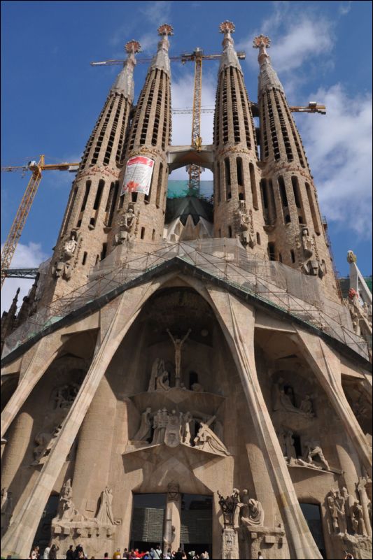 <i><b>Barcelona-128</b></i>