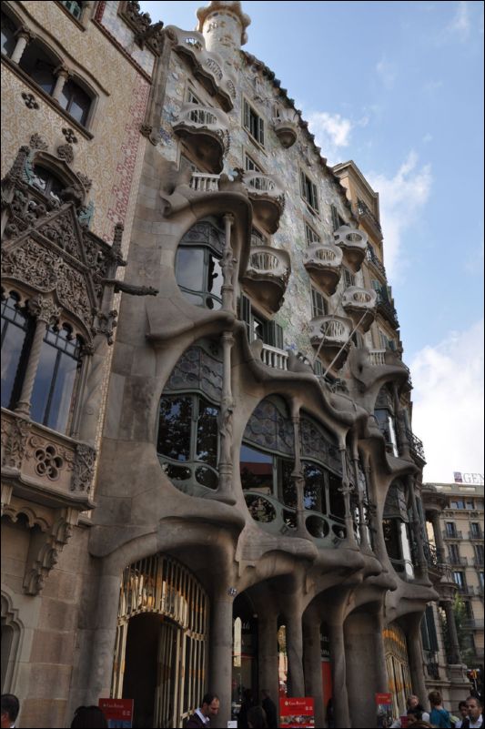 <i><b>Barcelona-152</b></i>