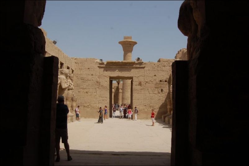 <i><b>Luxor-067</b></i>