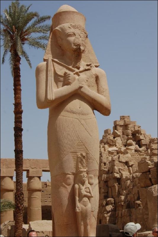 <i><b>Luxor-069</b></i>